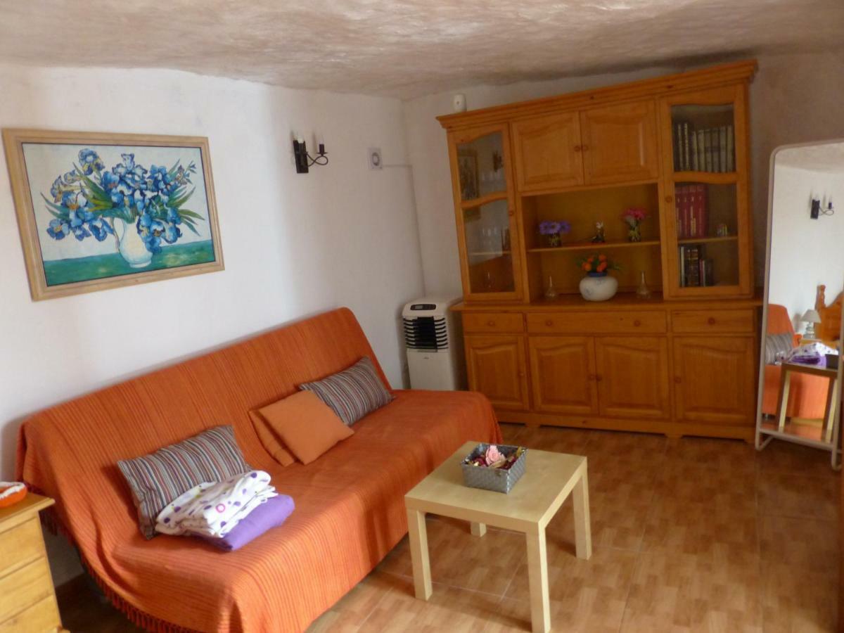 Casa Cueva Paquito Holiday home Vega de San Mateo